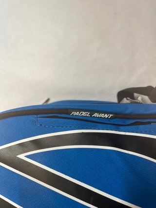 Bolsa paletero Bullpadel con etiqueta interna aut.