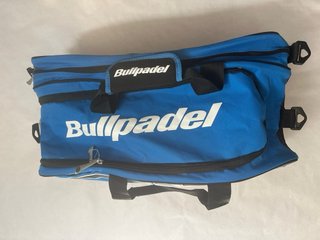 Bolsa paletero Bullpadel con etiqueta interna aut.