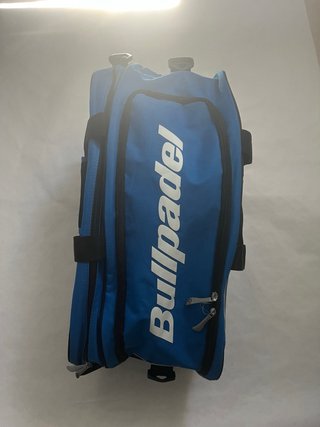 Bolsa paletero Bullpadel con etiqueta interna aut.