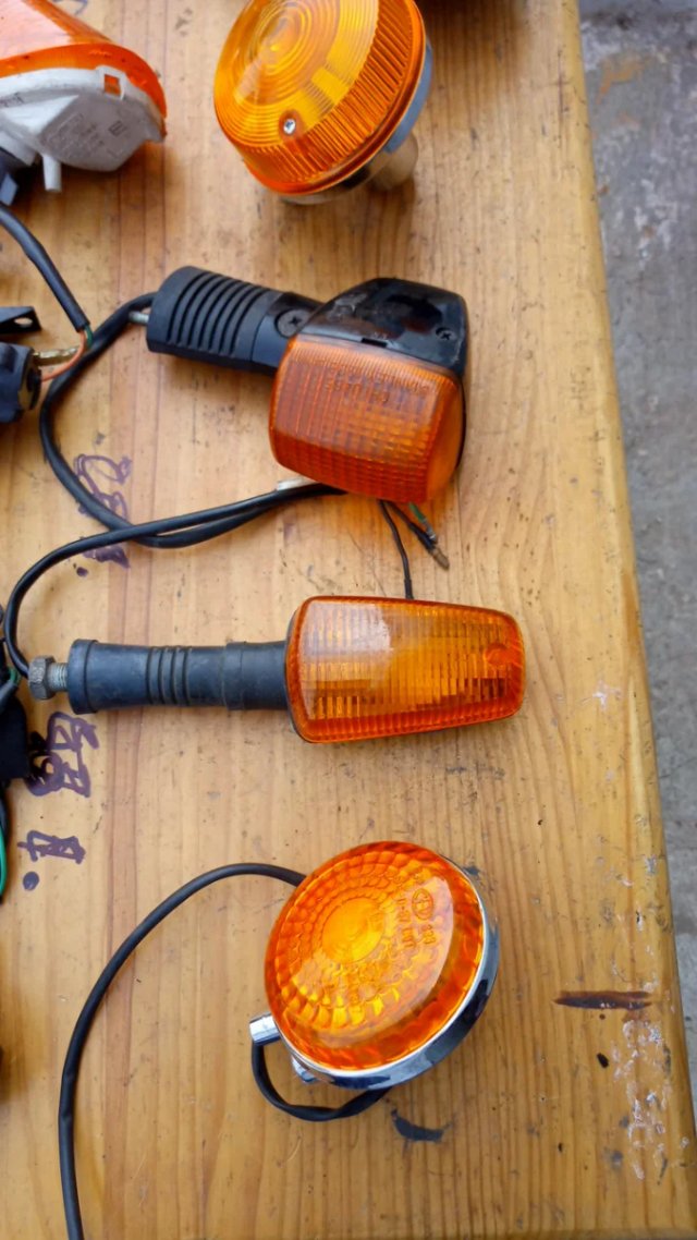 Lote intermitentes moto clásica.20€ unidad