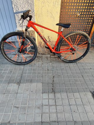 Bicicletta da montagna TREK arancione