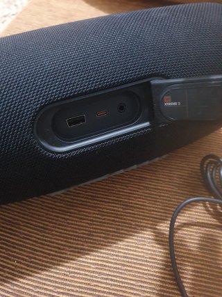 Altavoz JBL Xtreme 3 con cargador