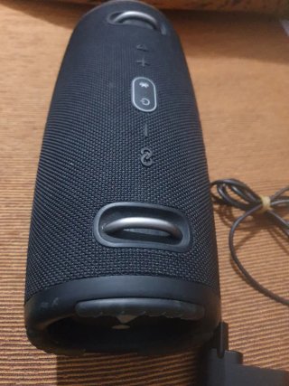 Altavoz JBL Xtreme 3 con cargador