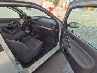 Renault Clio 2004