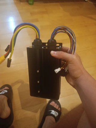 Centralita con pantalla y acelerador