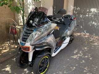Peugeot Metropolis 400 RS Maxi Scooter
