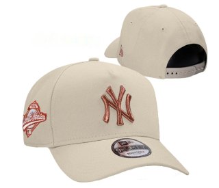 Gorra New Era Beige y Roja 1996 World Series