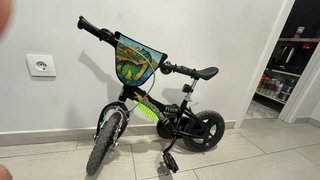 Bicicleta infantil negra
