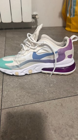 Nike y Adidas gris, verde azulado, blanco