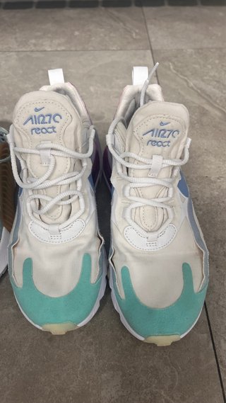 Nike y Adidas gris, verde azulado, blanco