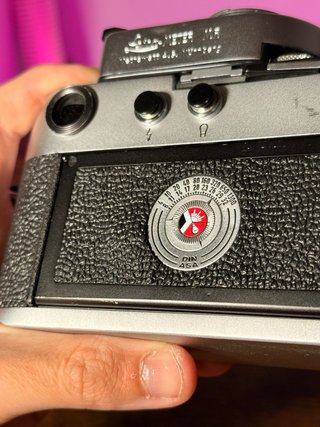 Leica M4 + 35mm + Meter MR + Funda