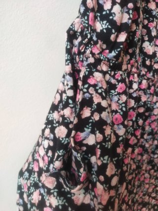 Mono corto floral H&M Coquette Goth