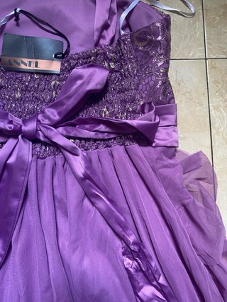 Vestido morado para fiesta