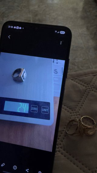 Cadena y colgante de oro
