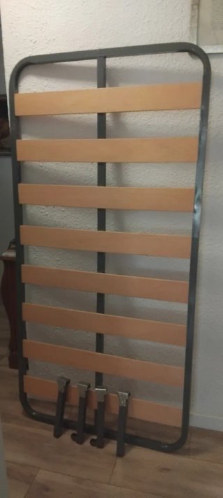 Somier de 90cm de lamas con 4 patas