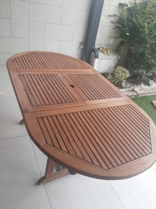 Mesa de jardín de madera y 5 sillas
