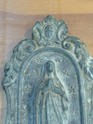 MEDALLA DE VIRGEN METÁLICA