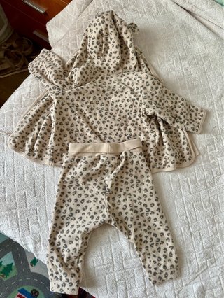 Conjunto bebé estampado leopardo 4-6m