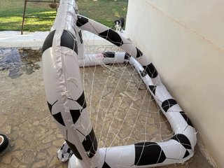 Portería fútbol hinchable y balon