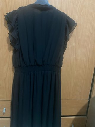 Vestido H&M negro con volantes