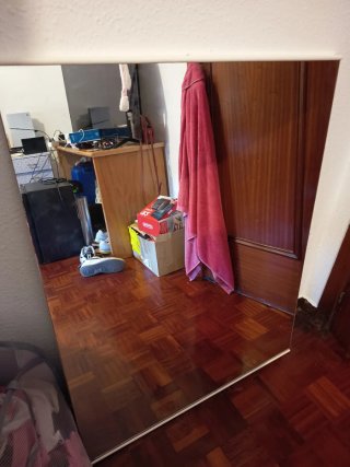 Espejo grande de madera y cristal