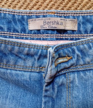 Pantalón corto Bershka desgastado Talla L