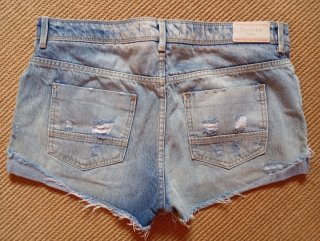 Pantalón corto Bershka desgastado Talla L