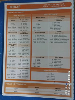 Libro de ortografía y folleto de conjugación verba