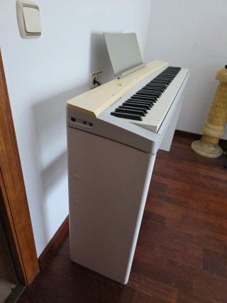 Piano Digital Casio PX-135 + Mueble y pedal