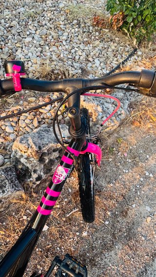 Bicicleta infantil BTWIN rosa y negra