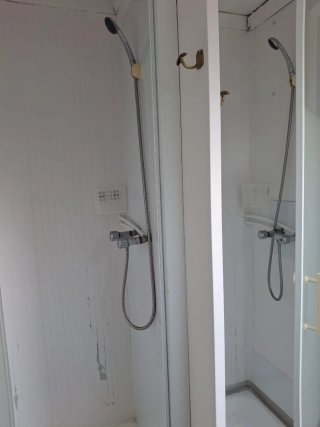 Caseta obra con ducha y aseo