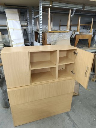Mueble alto y cabecero