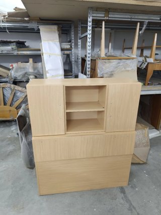 Mueble alto y cabecero