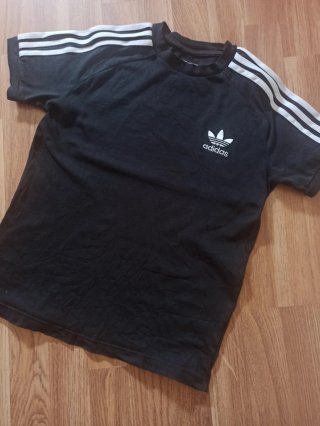 Camiseta vintage Adidas manga corta negra