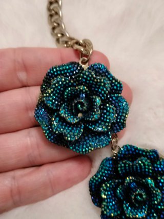 Collar rosas acero chapado plata