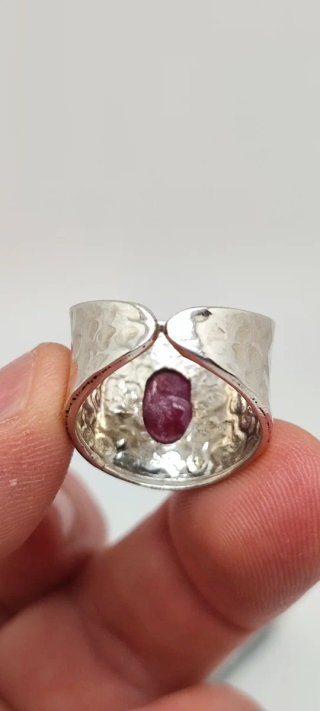 Anillo Ajustable de plata y Rubí.