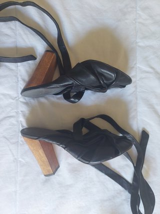 Sandalias AllSaints de piel negra - preciosas