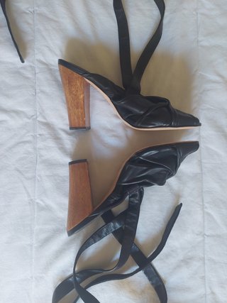 Sandalias AllSaints de piel negra - preciosas