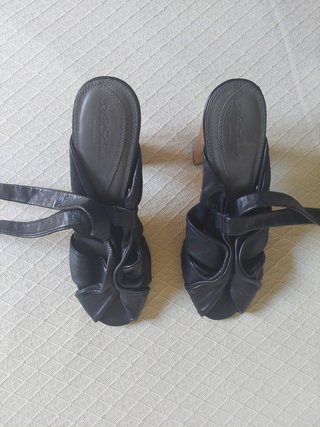 Sandalias AllSaints de piel negra - preciosas