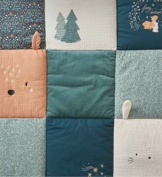 Parque infantil madera + alfombra + protector