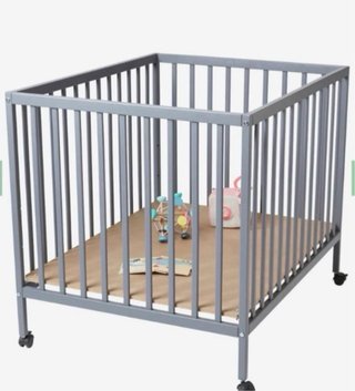 Parque infantil madera + alfombra + protector