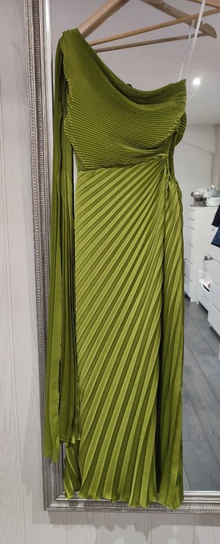 Vestido fiesta largo verde oliva