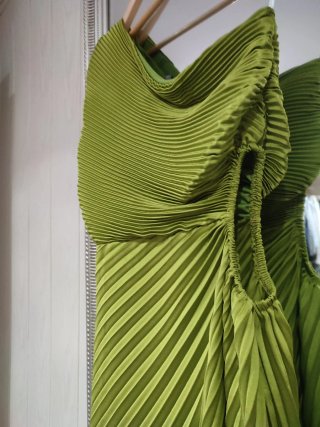 Vestido fiesta largo verde oliva