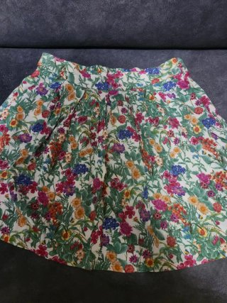Falda corta estampada flores