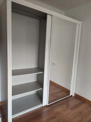 Armarios negros/marrones de madera