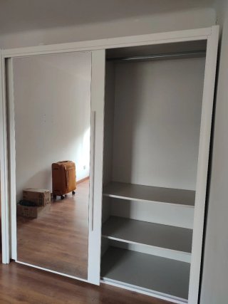 Armarios negros/marrones de madera