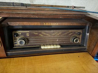 Mueble radio-tocadiscos philips vintage