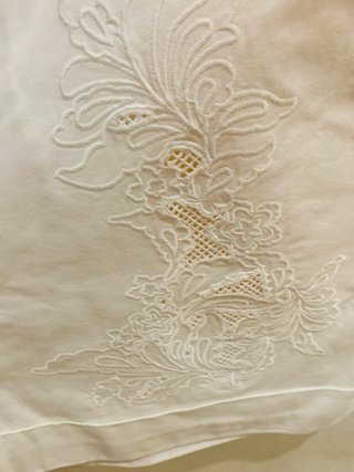 Pantalones cortos blancos bordados