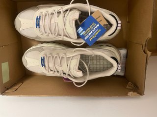 Skechers D'Lites Goodyear Mujer Talla 39