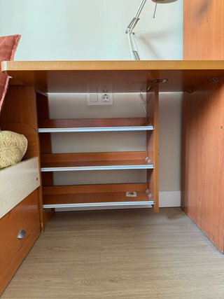Dormitorio modular en cerezo y madera clara
